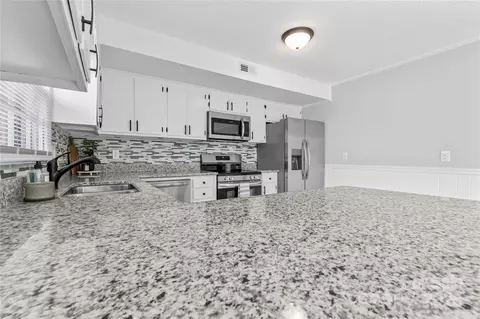 305 Mountain View B Dr #B, Morganton, NC 28655 photo 2