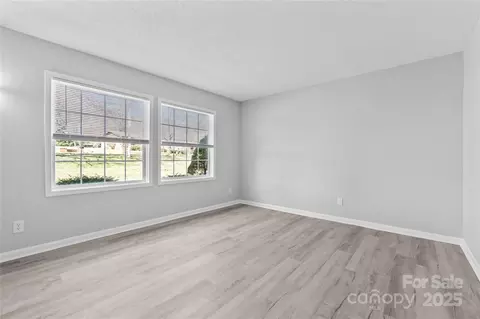 305 Mountain View B Dr #B, Morganton, NC 28655 photo 7