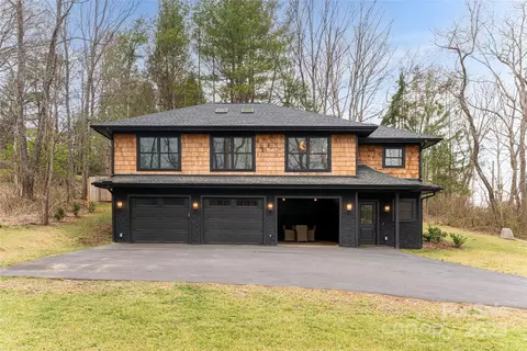 19 Graveyard Rd, Fairview, NC 28730
