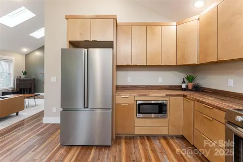 Kitchen - 19 Graveyard Rd, Fairview, NC 28730 photo 2 of 5