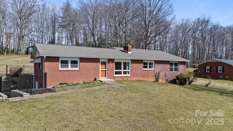 100 Young Dr, Candler, NC 28715