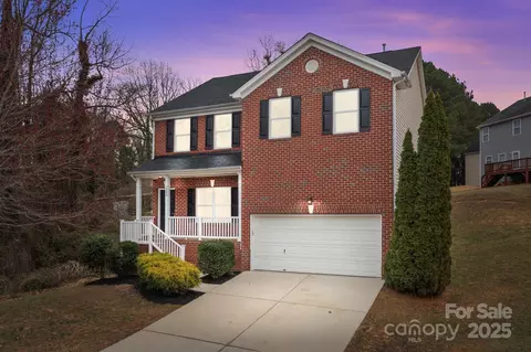 302 Flanders Dr, Mooresville, NC 28117
