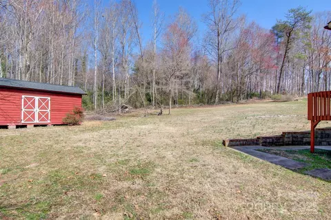 Exterior - 1740 Young Dr, Conover, NC 28613 photo 2 of 6