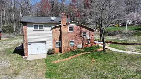 1740 Young Dr, Conover, NC 28613