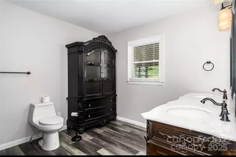 Bath - 1740 Young Dr, Conover, NC 28613 photo 3 of 3