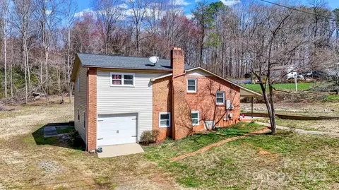 Exterior - 1740 Young Dr, Conover, NC 28613 photo 4 of 6