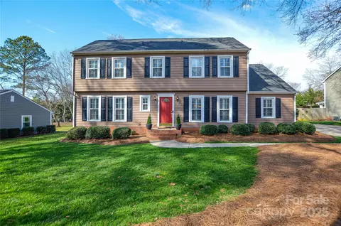916 Somersby Ln, Matthews, NC 28105