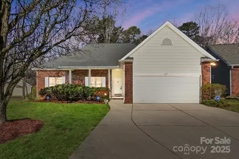 1107 Franklin Thomas Pl, Charlotte, NC 28214