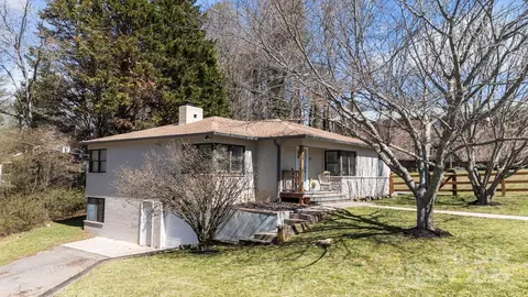 50 Mccollum Dr, Franklin, NC 28734