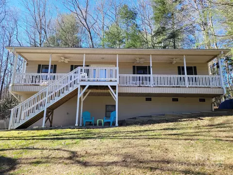 288 Lake Rugby Dr, Hendersonville, NC 28791