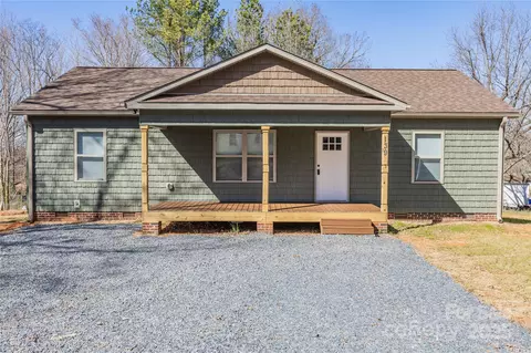 139 E Carroll Ave, Denton, NC 27239