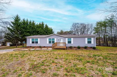 80 Sunset Dr, Taylorsville, NC 28681