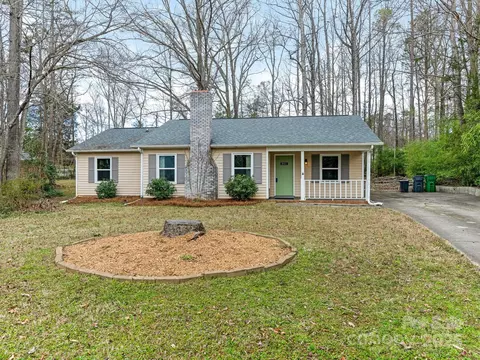 8101 Coxwood Ct, Charlotte, NC 28227