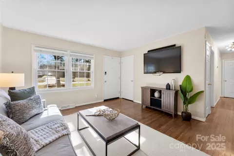 Living - 2500 Danforth Ln, Charlotte, NC 28208 photo 3 of 4