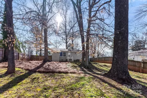 Exterior - 2500 Danforth Ln, Charlotte, NC 28208 photo 3 of 3