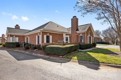8328 Highland Glen Dr, Charlotte, NC 28269