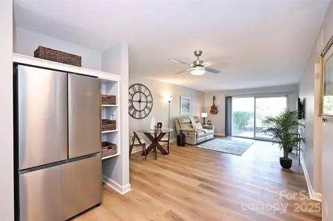 7101 Quail Meadow Ln, Charlotte, NC 28210