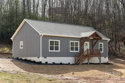 44 S Slope Ln, Old Fort, NC 28762