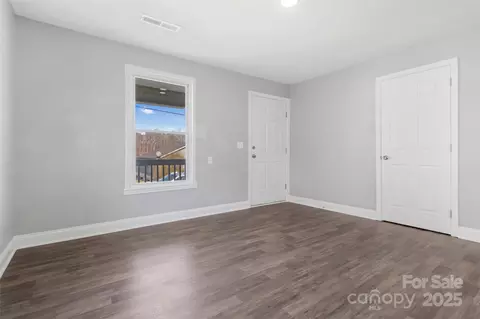 Living - 205 Buffalo St, Buffalo, SC 29321 photo 2 of 2