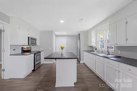 Kitchen - 205 Buffalo St, Buffalo, SC 29321 photo 1 of 1