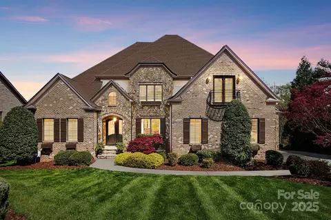 1911 Smarty Jones Dr, Waxhaw, NC 28173