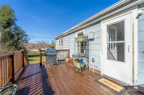 Exterior - 629 Hillcrest St, Sylva, NC 28779 photo 7 of 14