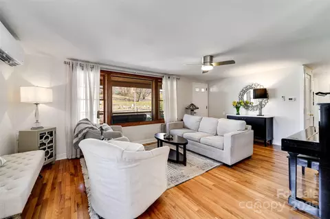 Living - 629 Hillcrest St, Sylva, NC 28779 photo 4 of 4