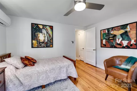 Bedroom - 629 Hillcrest St, Sylva, NC 28779 photo 6 of 8