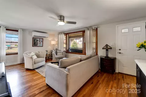 Living - 629 Hillcrest St, Sylva, NC 28779 photo 3 of 4