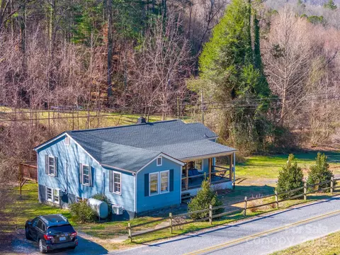 Exterior - 629 Hillcrest St, Sylva, NC 28779 photo 1 of 14