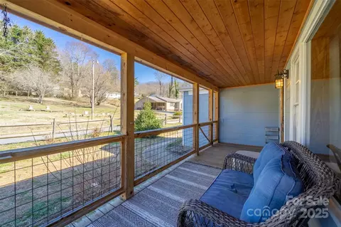 Exterior - 629 Hillcrest St, Sylva, NC 28779 photo 6 of 14