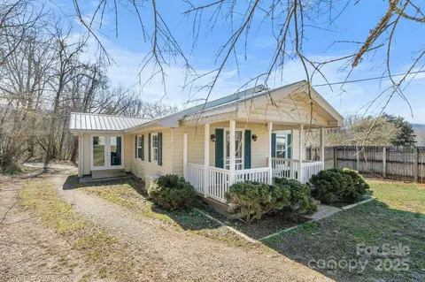 6 Central Ave, Bryson City, NC 28713