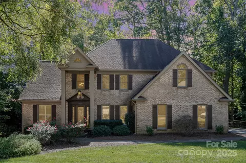 9022 Taunton Dr, Huntersville, NC 28078