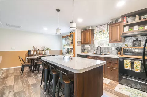 512 Tom Briggs Rd, Lexington, NC 27292
