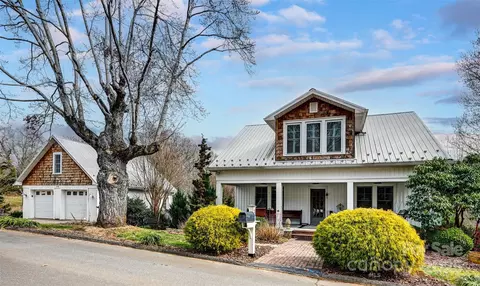 258 Leatherwood Rd, Waynesville, NC 28786