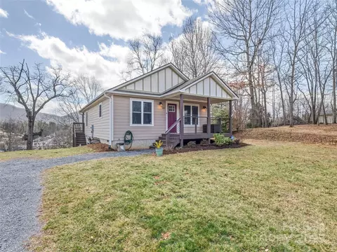 Exterior - 480 Penland St, Clyde, NC 28721 photo 2 of 7