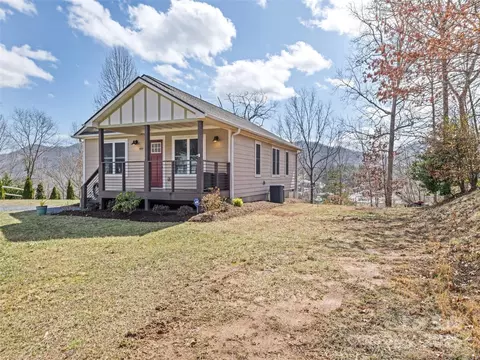 480 Penland St, Clyde, NC 28721