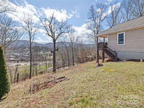 Exterior - 480 Penland St, Clyde, NC 28721 photo 4 of 7