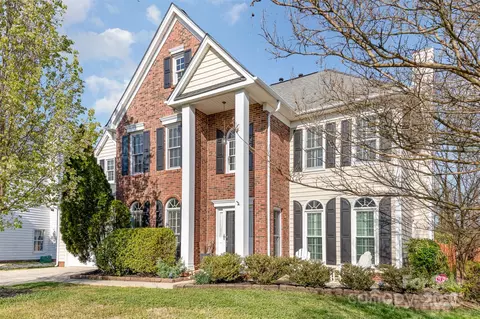 8432 Newton Ln, Charlotte, NC 28277