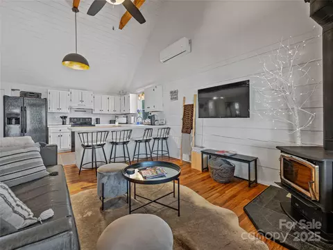 55 Clover Trl, Marshall, NC 28753 photo 9