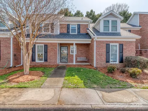 9128 Kings Canyon Dr, Charlotte, NC 28210