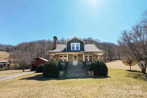 1575 Possum Trot Rd, Burnsville, NC 28714