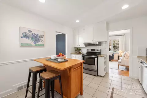 Kitchen - 5435 Farmbrook Dr, Charlotte, NC 28210 photo 4 of 4