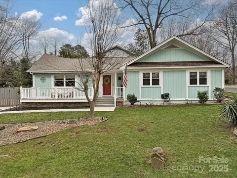 5091 Windward Dr, Tega Cay, SC 29708