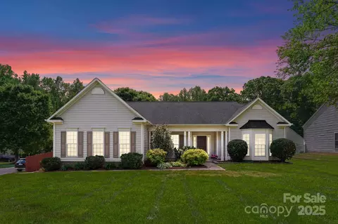 196 Gabriel Dr, Mooresville, NC 28115