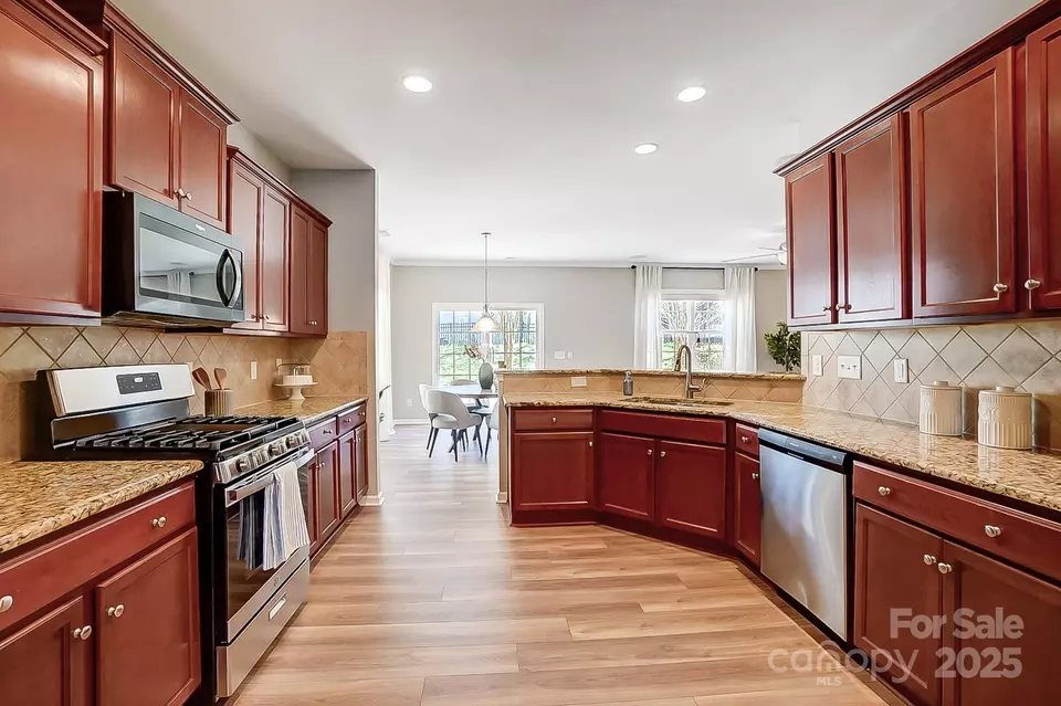 Kitchen - 10153 Elizabeth Crest Ln, Charlotte, NC 28277 photo 2 of 3