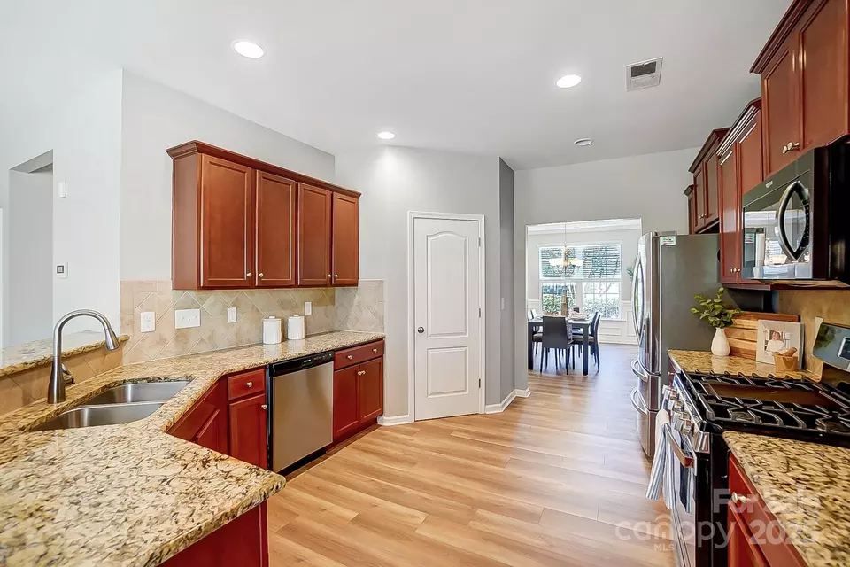 Kitchen - 10153 Elizabeth Crest Ln, Charlotte, NC 28277 photo 1 of 3