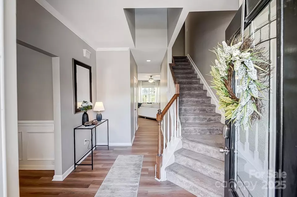 Entry Way - 10153 Elizabeth Crest Ln, Charlotte, NC 28277 photo 3 of 7