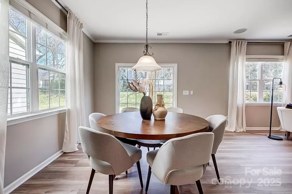 Dining - 10153 Elizabeth Crest Ln, Charlotte, NC 28277 photo 2 of 5