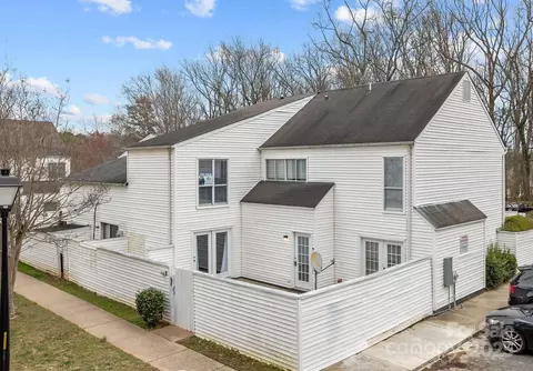 7138 Stonington Ln, Charlotte, NC 28227